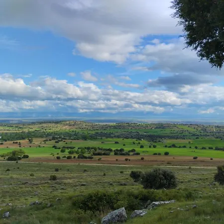 Pet Friendly La Golondrina Del Duraton Sebúlcor