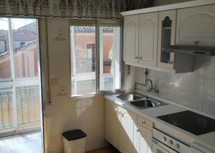 Pet Friendly La Golondrina Del Duratón